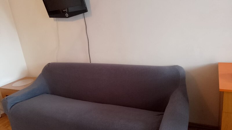 Titan, metrou 1 Decembrie, proprietar,