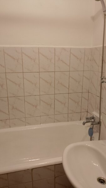 Titan, metrou 1 Decembrie, proprietar,