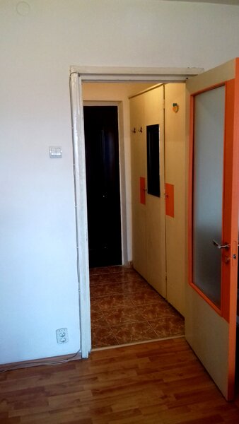 Titan, metrou 1 Decembrie, proprietar,