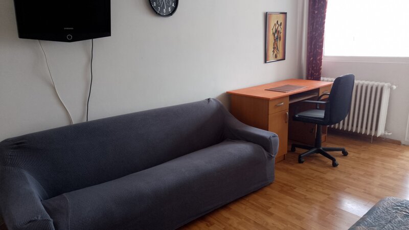 Titan, metrou 1 Decembrie, proprietar,