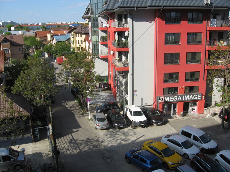 Titan, metrou 1 Decembrie, proprietar,